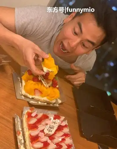 彭于晏37岁生日大发表情包!余文乐,崔始源晒相献祝福!