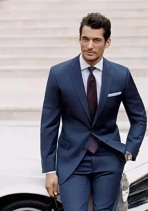 穿西装不一定要配白衬衫,试试这几种颜色