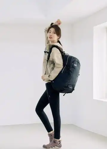 裴秀智最新画报释出,演绎春夏清爽系列,是甜美元气女神没错了!_造型