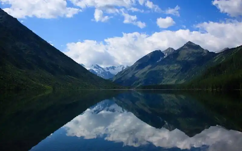 绿树,树林,高山,青山,山水风光,旅游风光,自然风光,蓝天白云,自然风景