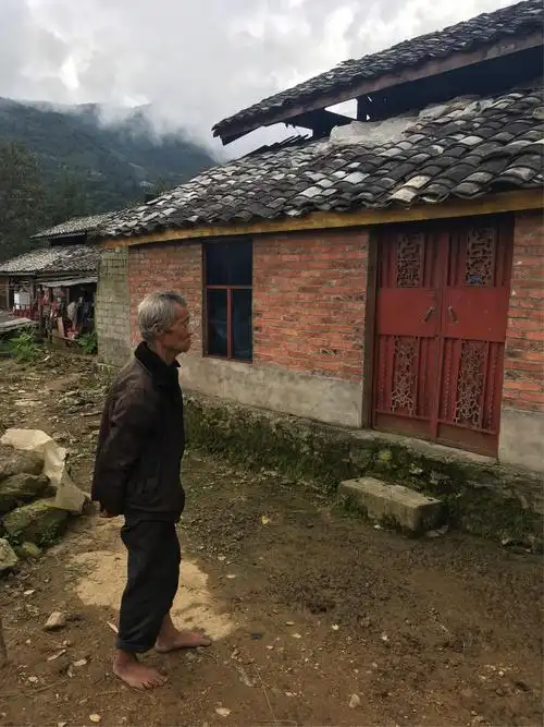 赤脚老人的心愿就是脱贫致富