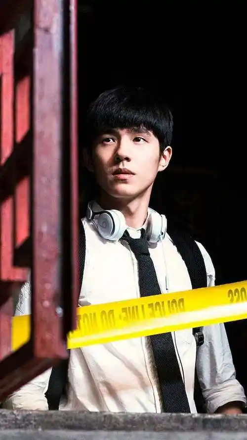 唐人街探案2里刘昊然的剧照图一帅气图二man图六辣眼睛