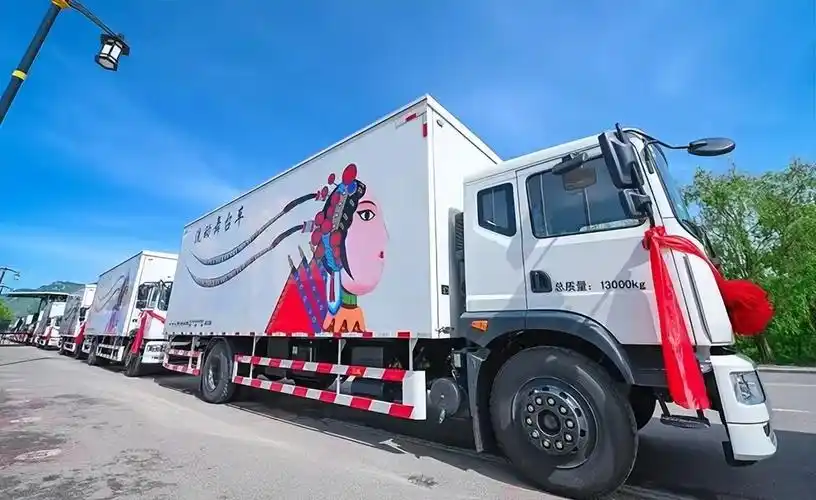 山丹演艺开启流动舞台车文艺演出新模式