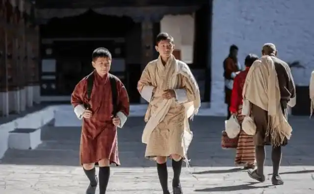 不丹这个国家真像传说中那么"幸福"吗?_经济落后_水平_生活