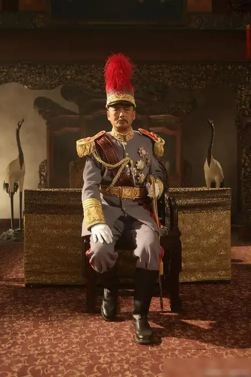 周润发罕曝近照面色暗黄头发花白皱纹多与曾华倩依偎合影心情好