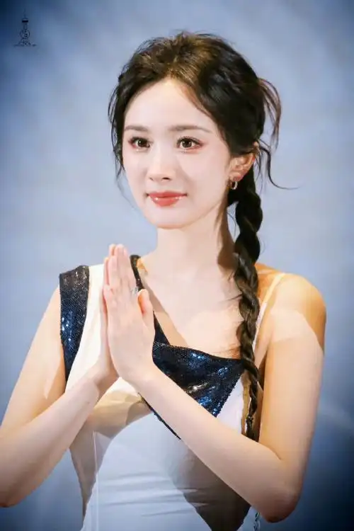 狐妖小红娘月红篇#ym#杨幂#"腐烂枯朽的野草丛中是少年不屈的灵魂