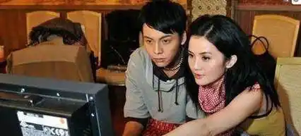 原创蔡卓妍爱上高颜值亿万富豪前男友陈伟霆发文不怪你移情别恋他