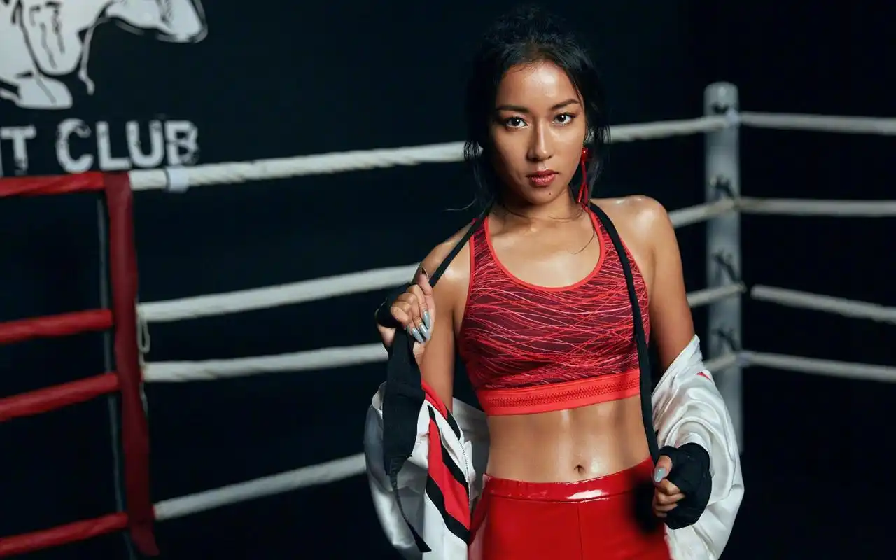 吉克隽逸性感运动写真图片桌面壁纸