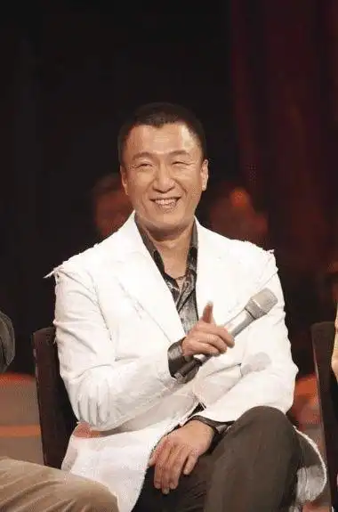 50岁孙红雷老婆曝光,藏了了6年的妻子,原来是熟悉的她!