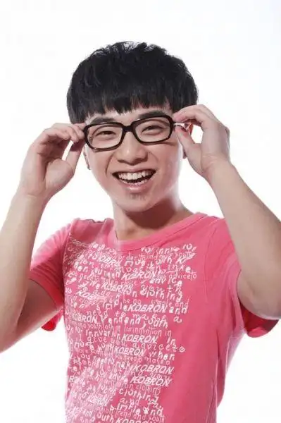 今天凌晨,2013《快乐男声》总决赛战罢,全国三强华晨宇,欧豪,白举纲排