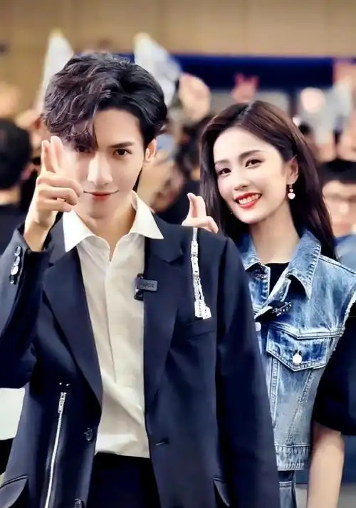 罗云熙白鹿比心撒糖