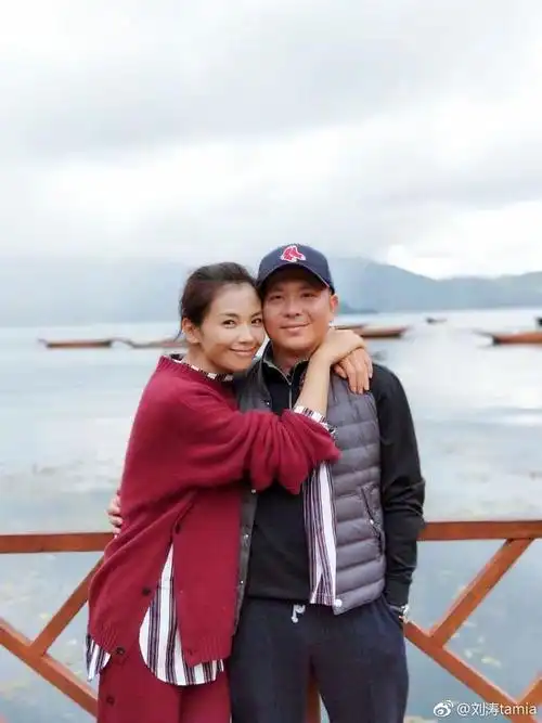 刘涛王珂秀恩爱 夫妇二人撒狗粮