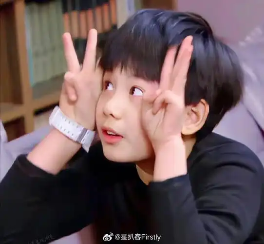 分享一波胡先煦小时候照片 好可爱|胡先煦|可爱|照片_新浪新闻