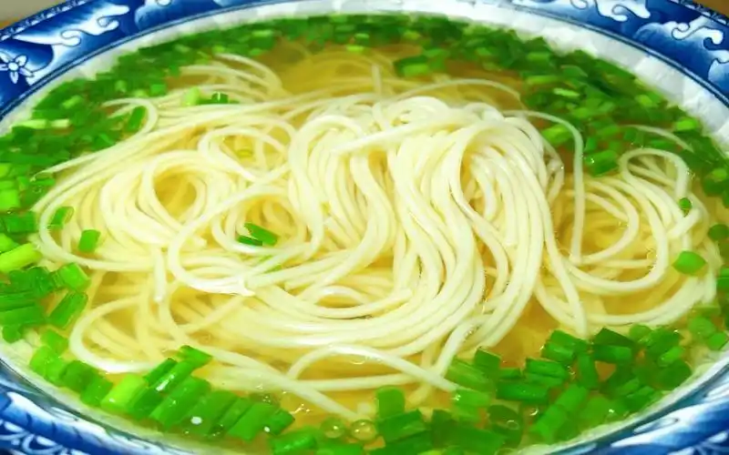 儿时的味道猪油清汤面,香气扑鼻滑爽筋道,1分钟教你学会