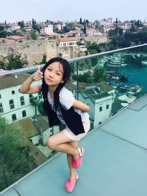 花间奔跑的精灵—— 王晰乐