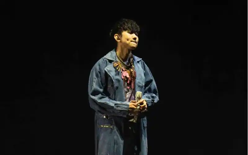 【极致4k】丨林俊杰超级帅气的《我还想她》