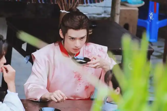 山河令[超话]##龚俊采访##龚俊腹肌##龚俊温客行