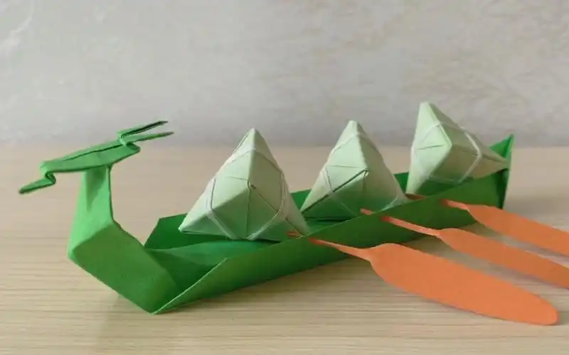 端午节手工制作,教你用一张纸"赛"龙舟!