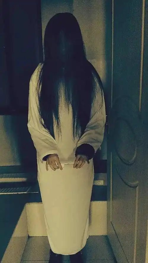 还有人记得女鬼君小梦么? 发张美照给大家提提神