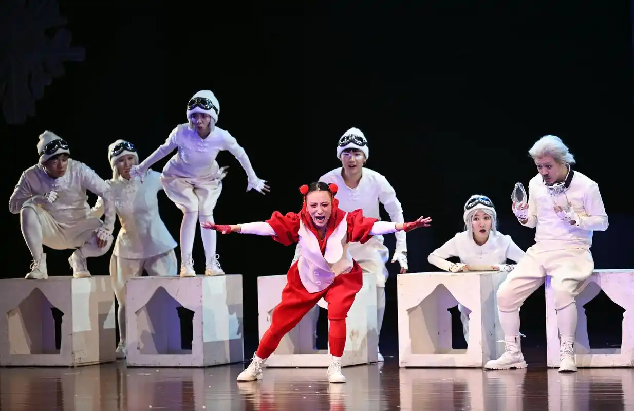 儿童音乐剧《冰墩墩雪容融之冰雪梦》在京上演