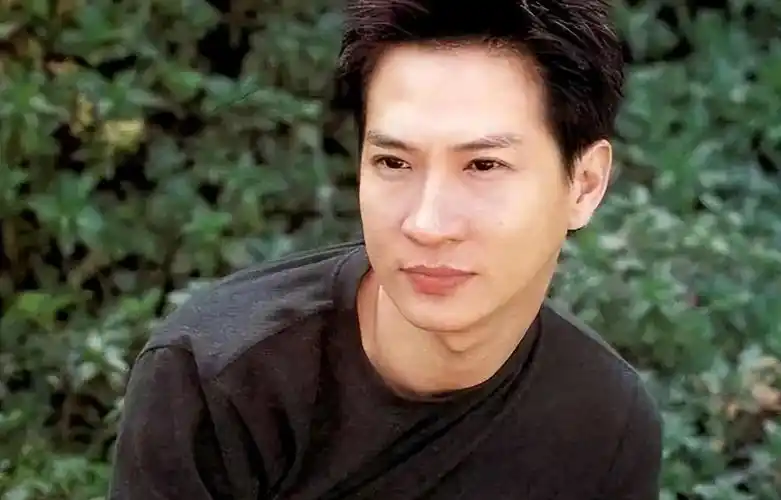 回顾张家辉遇到大3岁关咏荷后再也不想放手余生不让她流泪