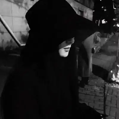 暗黑系头像女高冷,用冷酷掩饰寂寞-黑白头像