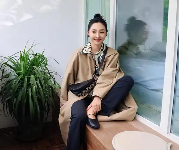 白百何穿什么衣服 38岁白百何穿很少逛商场(4)