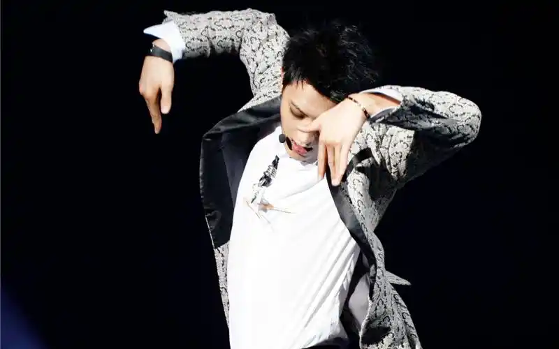 【黄子韬】exo一巡 love love love 饭拍合集