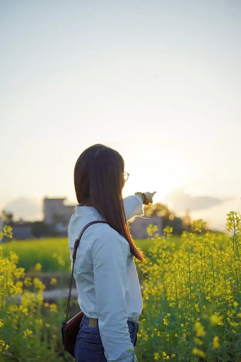 美女背影也迷人,看脸的人怎么会懂