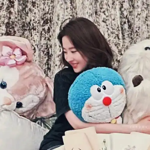 刘亦菲晒九宫格生日随拍##刘亦菲晒九宫格庆生照##刘亦菲825生日快乐