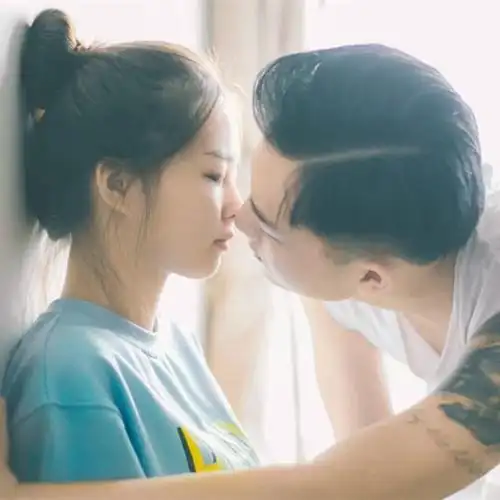 各种高清情侣头像一左一右,各种风格随手点赞关注哦by初见你929