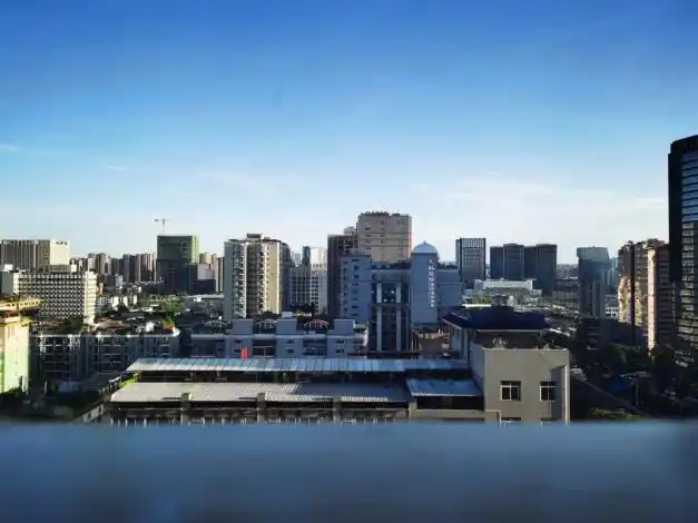 王红定制窄居(成都曼哈顿店)