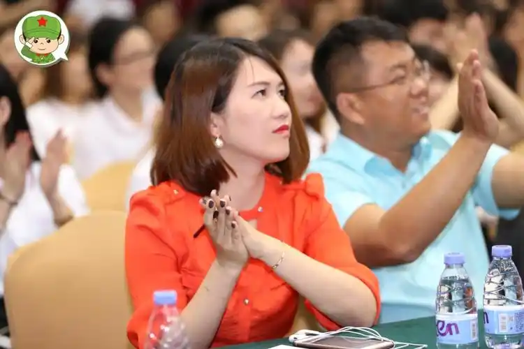 微商导师密训营:王小欧老师以独特的气韵,感染全场