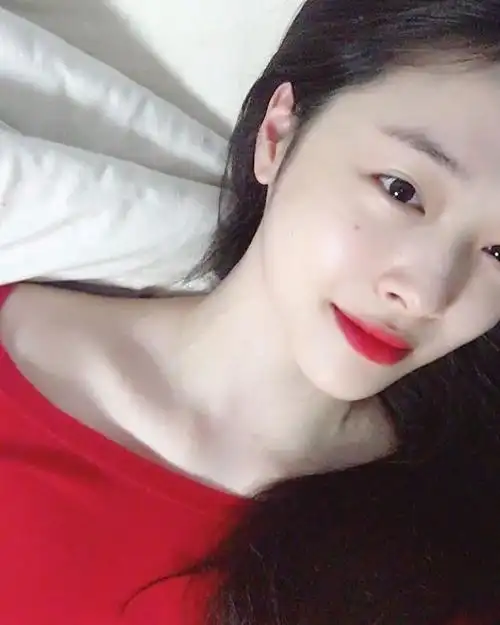 人间蜜桃崔雪莉ins