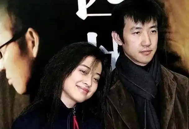 梅婷结婚6年花400万养不熟一个白眼狼二婚嫁大11岁摄影师