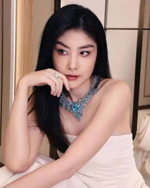 原创陈慧琳首谈事故受伤细节,脸部清晰可见y形疤痕,双眼变得不对称