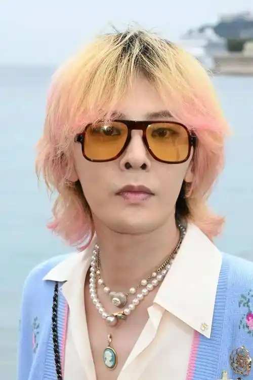 最新权志龙出席香奈儿活动现场图