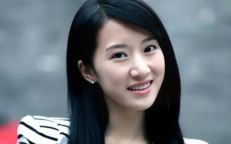 "海藻"李念官宣生育三胎宝宝