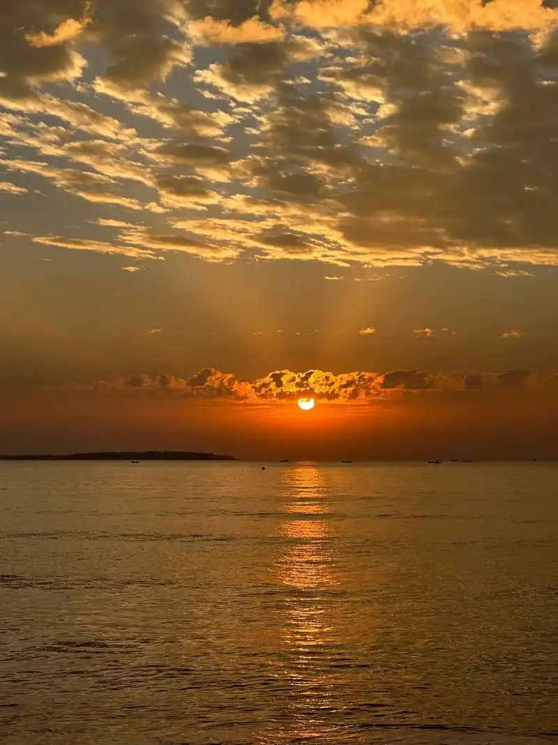 海上日出照片合集#总要看一次海上日出吧 - 抖音