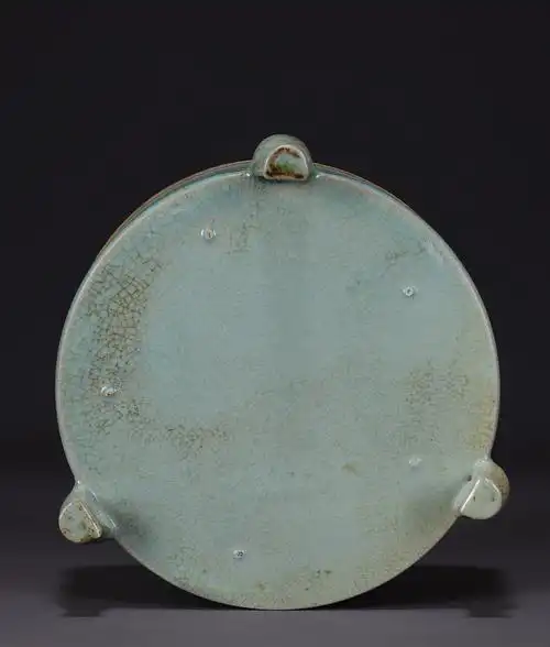 汝窑镶铜天青釉三足炉