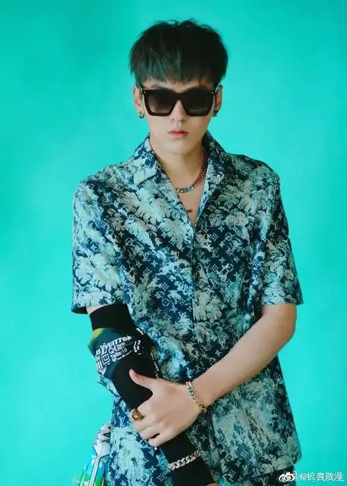 吴亦凡爱上的北极星绿发 原来可以这么百搭?
