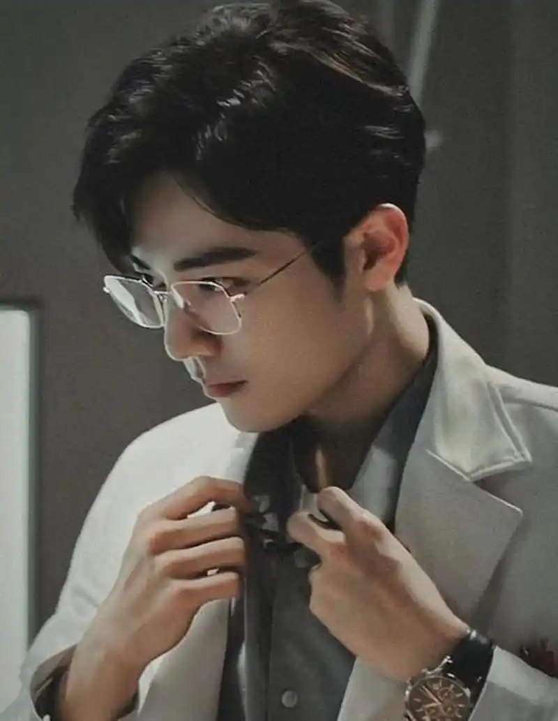 肖战戴眼镜的魅力  #肖战