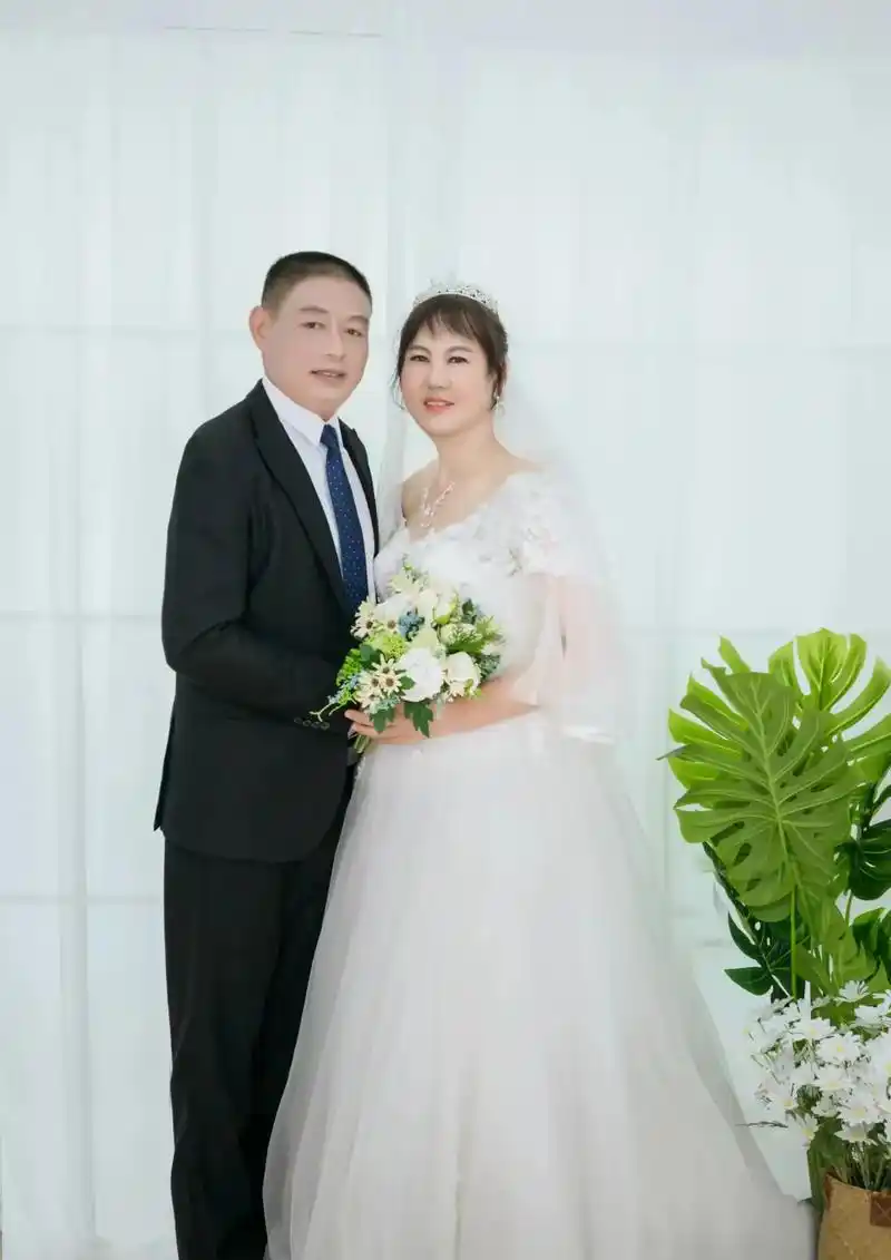 2023年,情人节,两夫妻回顾一下幸福的生活照,中年的我们 - 抖音