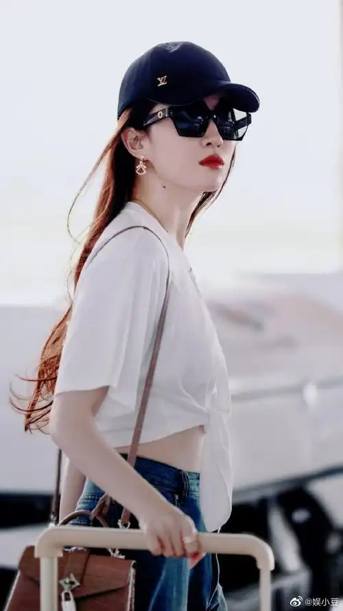 刘亦菲最新随拍