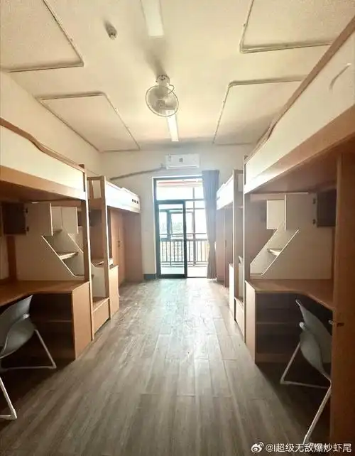 这真的是宿舍吗,不是公寓啊?到底是谁在住这么好的宿舍?