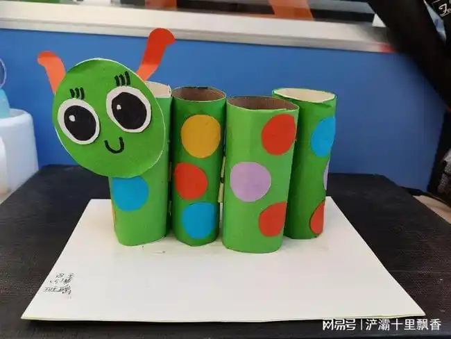 自制笔筒浐灞第十二小学四年级劳动教育课外实践活动