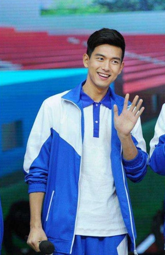 有一种"整容"叫李现学生头,本以为会很丑,却意外帅到犯规了!