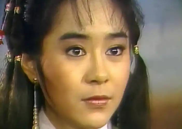 "德华娇妻"朱丽倩:马来西亚豪门千金,甘愿埋名22年,终苦尽甘来_喻可欣