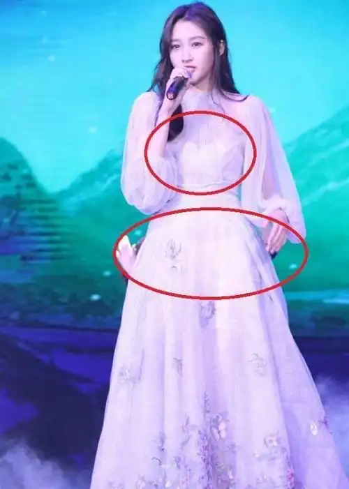 关晓彤上节目穿透视装,国民闺女形象瞬间灰飞烟灭!_来文