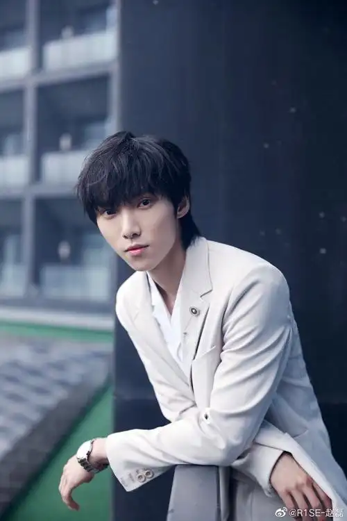 原创孤影疑似向娱乐圈发展神似两兄弟赵磊和孤影2v2对局精彩不断